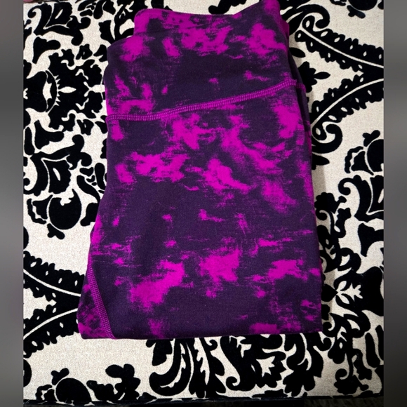 Lululemon Purple and Pink Tie-Dye Capris Leggings - Picture 1 of 4